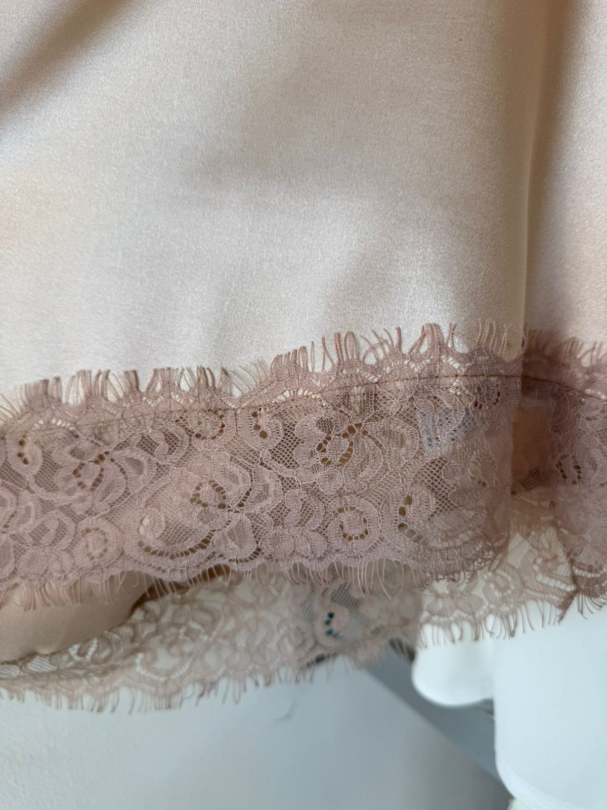 BLUSA HALTER SEDA Y ENCAJE