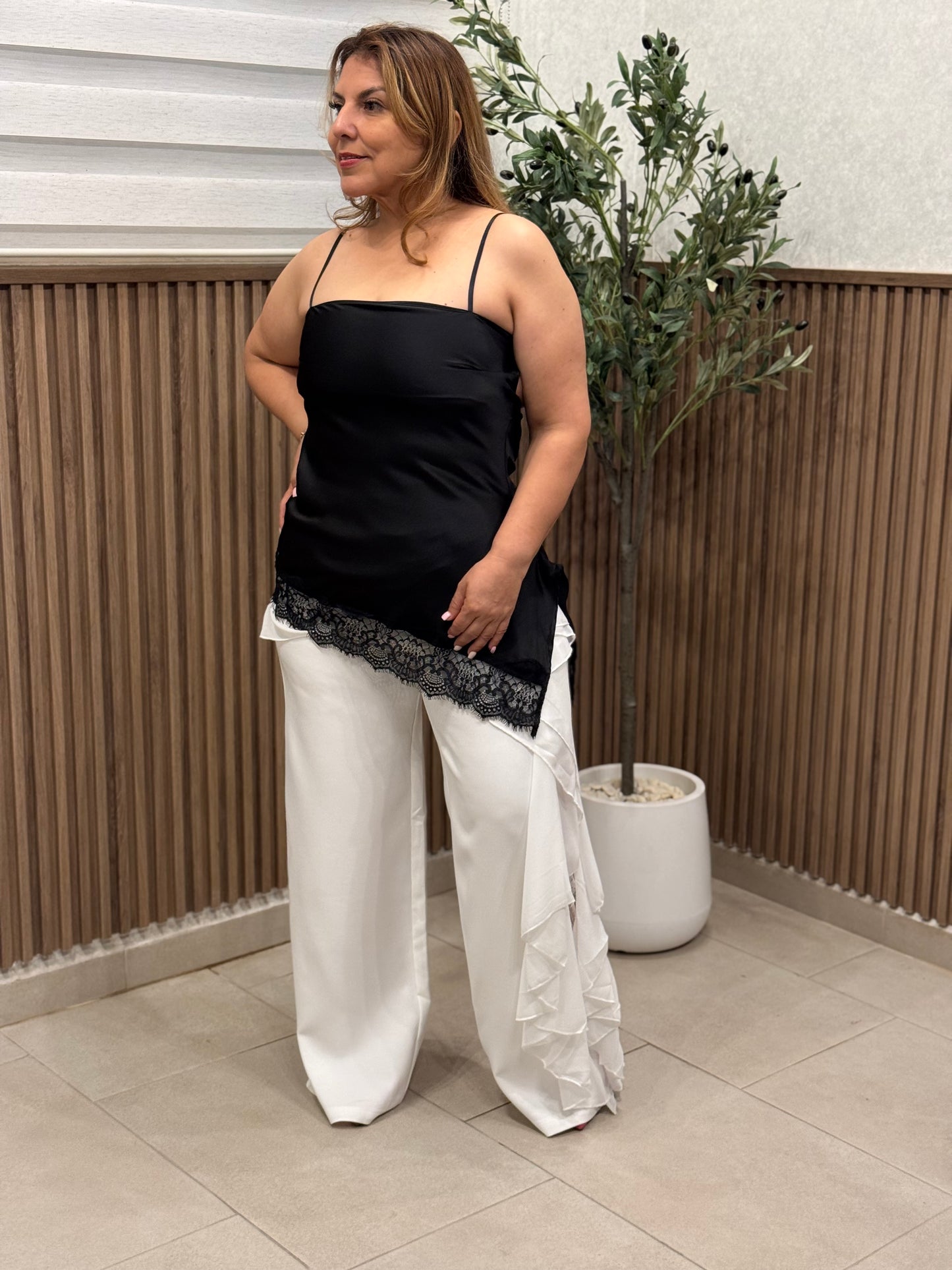 BLUSA TIRANTE ASIMÉTRICA