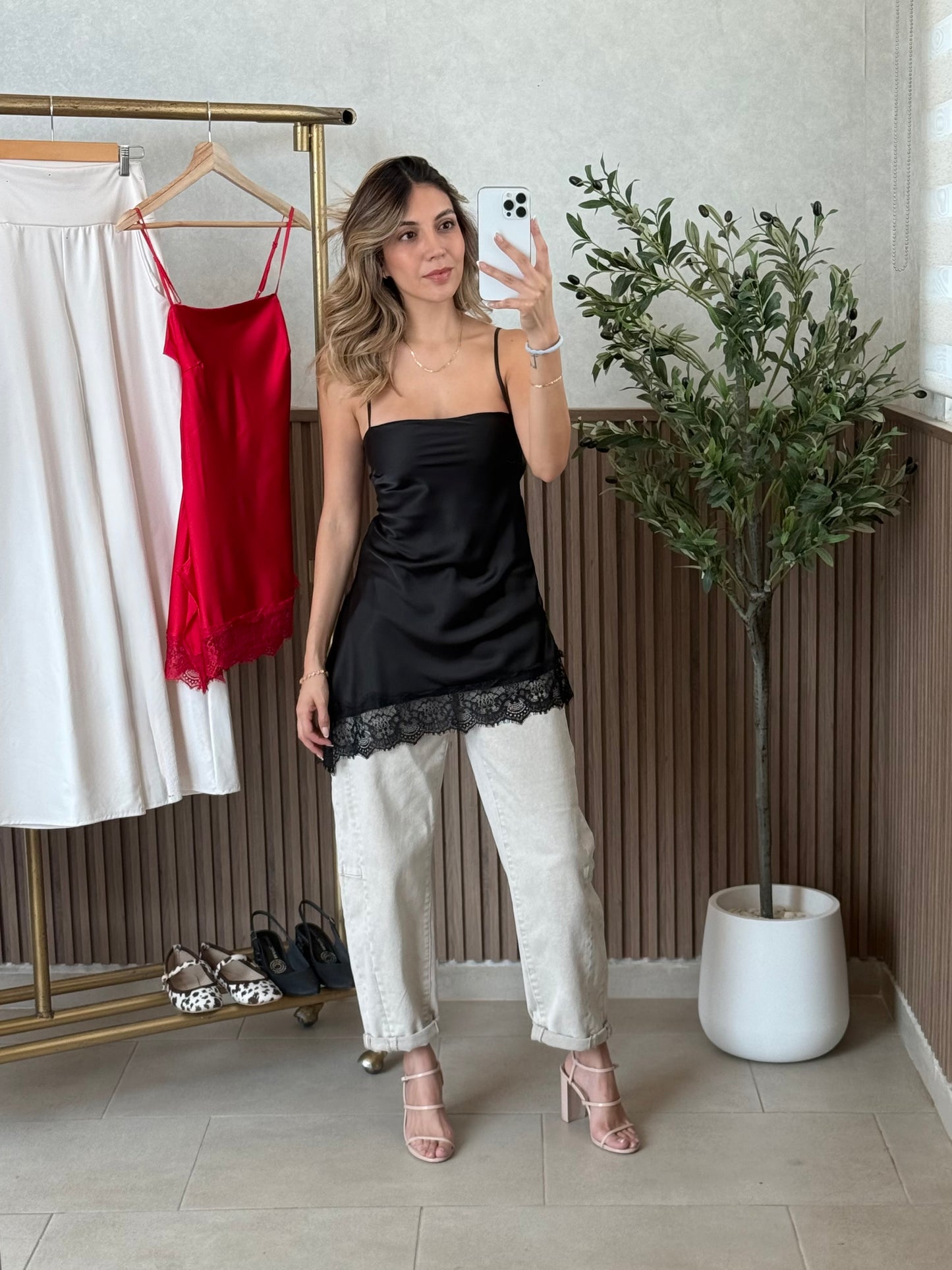 BLUSA TIRANTE ASIMÉTRICA