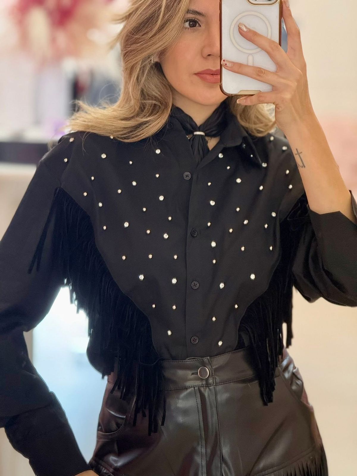 CAMISA CON BARBAS CRISTALES